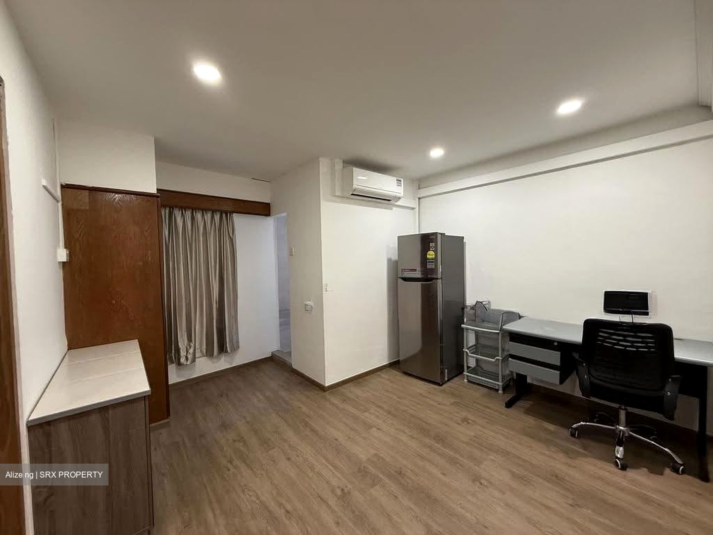Changi Road (D14), Shop House #607435381